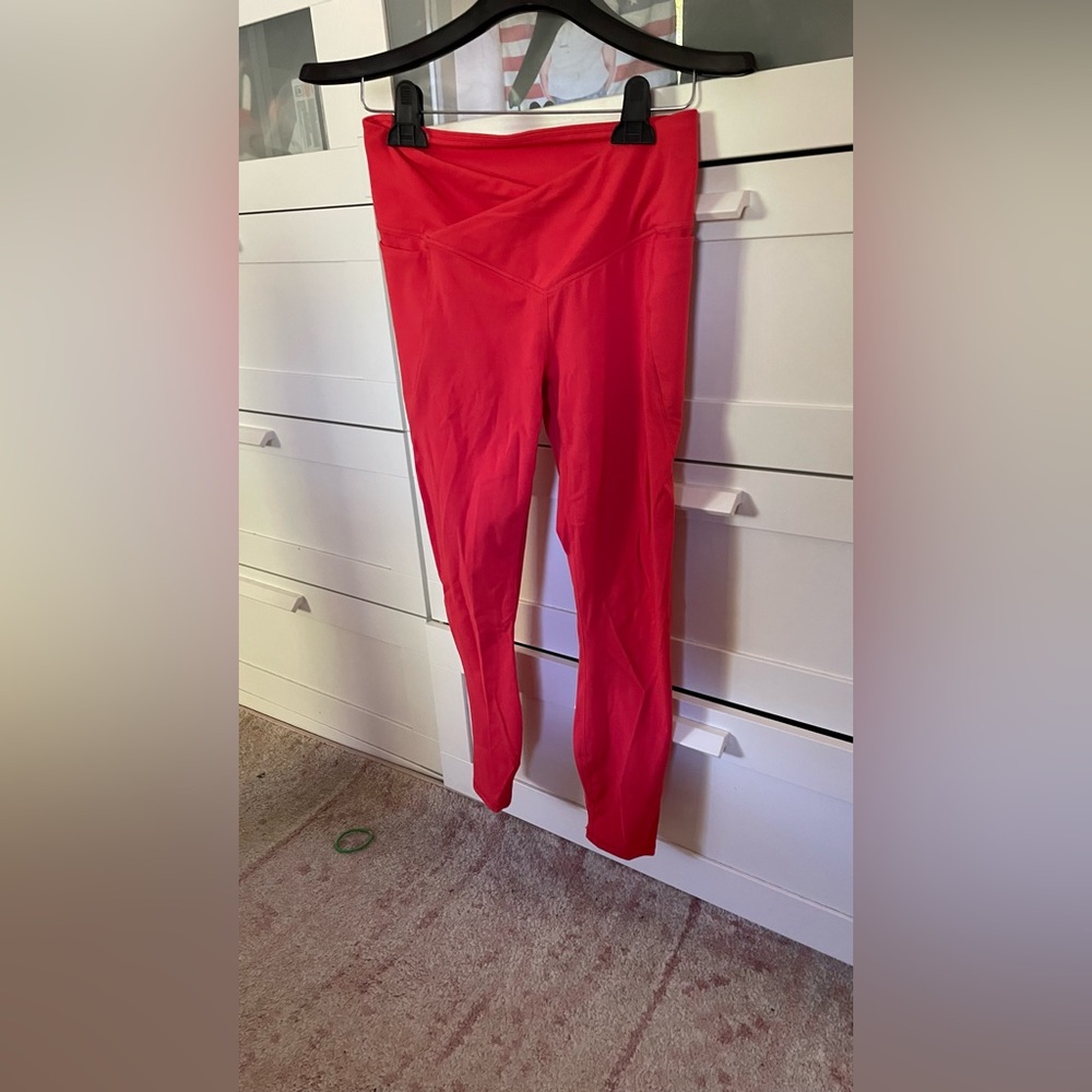 Red fabletics leggings